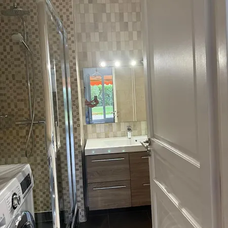 Beautiful 3 Bedroom With Garden * Nice
