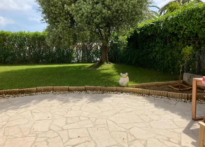 Beautiful 3 Bedroom With Garden * Nice